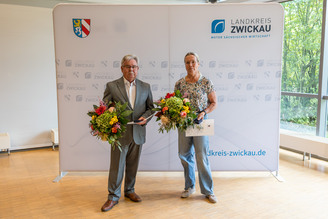 J&uuml;rgen Weber und Andrea Enke erhielten die Sportplakette