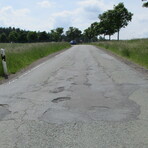Schäden an der Staatsstraße S 255 zwischen Lichtenstein und Heinrichsort