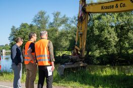 Bagger zum Baubeginn in Wiesenburg