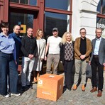 Der neue Mieter mit den G&auml;sten zur Er&ouml;ffnung vor der BOX in Zwickau